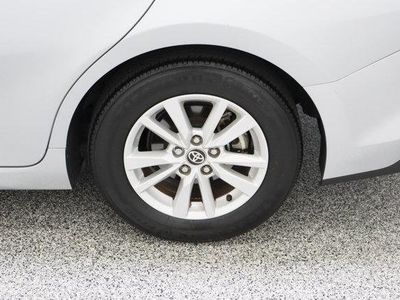 2025 Toyota Camry FWD - Photo 10