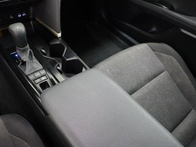 2025 Toyota Camry FWD - Photo 16