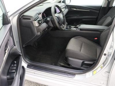 2025 Toyota Camry FWD - Photo 14