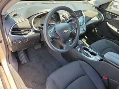 2025 Chevrolet Malibu - Photo 3