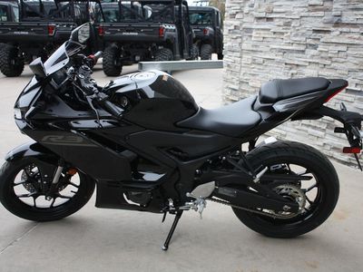2026 Yamaha YZF-R3 - Photo 5