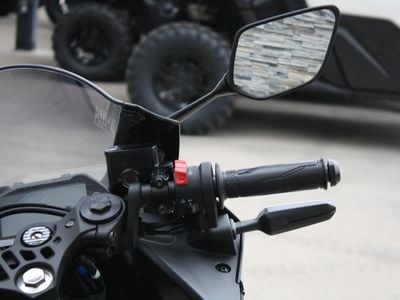 2026 Yamaha YZF-R3 - Photo 13