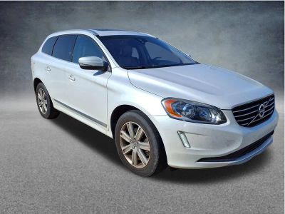 2017 Volvo XC60 — rear three-quarter view