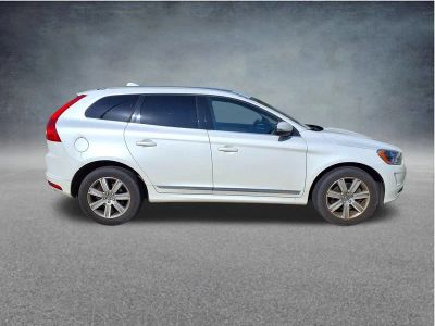 2017 Volvo XC60 — interior view