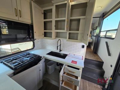2027 Grand Design Influence — photo 14 view