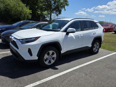 2025 Toyota RAV4 - Photo 14