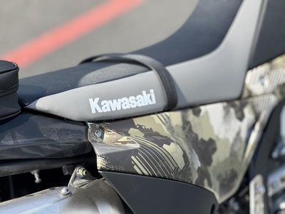 2026 Kawasaki KLX300 Cypher Camo Beige — photo 9 view