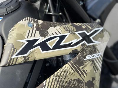 2026 Kawasaki KLX300 Cypher Camo Beige — photo 10 view
