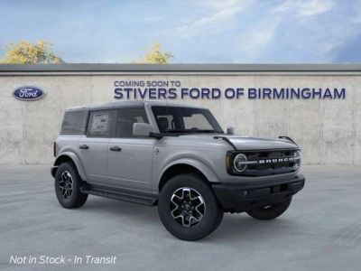 2026 Ford Bronco Outer Banks in Avalanche Gray — front three-quarter view