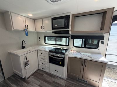 2026 Jayco Jay Flight SLX — photo 18 view