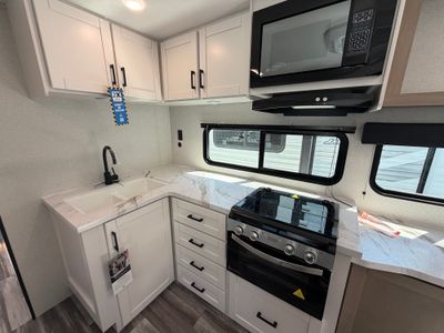2026 Jayco Jay Flight SLX — photo 28 view