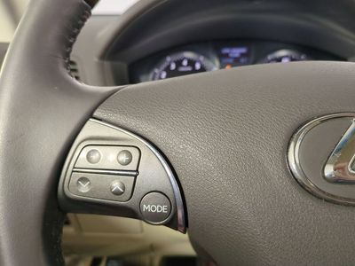 2010 Lexus ES — photo 31 view