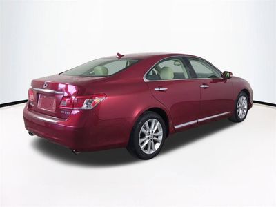 2010 Lexus ES — detail view