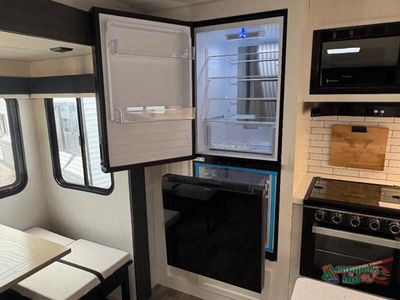 2026 Venture RV SportTrek Touring Edition — photo 22 view