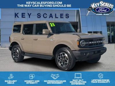 2025 Ford Bronco Outer Banks in Gray — front three-quarter view