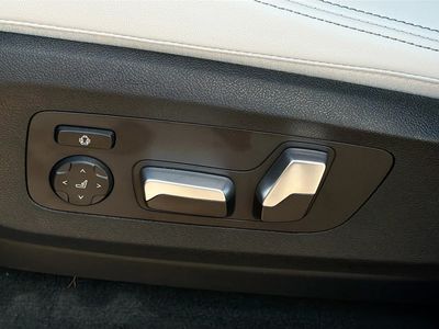 2026 BMW X5 — photo 24 view