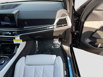 2026 BMW X5 — photo 17 view