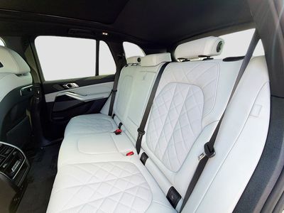 2026 BMW X5 — photo 20 view