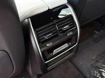 2026 BMW X5 — photo 19 view