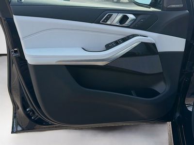 2026 BMW X5 — photo 21 view