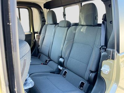 2026 Jeep Gladiator — photo 21 view