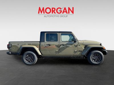 2026 Jeep Gladiator — photo 8 view