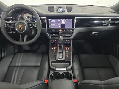 2026 Porsche Macan - Photo 13