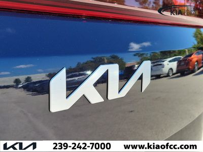 2025 Kia Carnival Hybrid - Photo 10