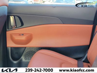 2025 Kia Carnival Hybrid - Photo 18