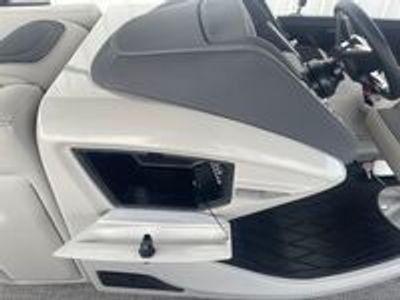 2025 Barletta Lusso L25M — photo 14 view