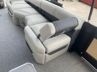 2025 Barletta Lusso L25M — photo 18 view