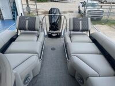2025 Barletta Lusso L25M — photo 27 view