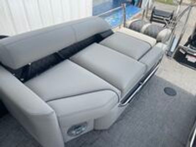 2025 Barletta Lusso L25M — photo 31 view