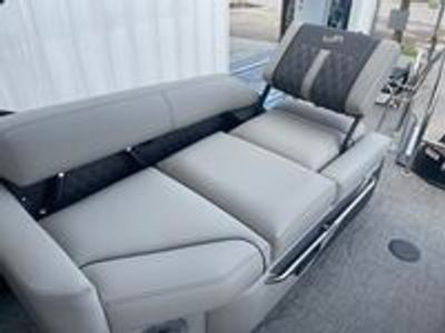 2025 Barletta Lusso L25M — photo 28 view