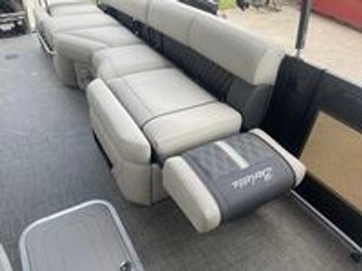 2025 Barletta Lusso L25M — photo 19 view