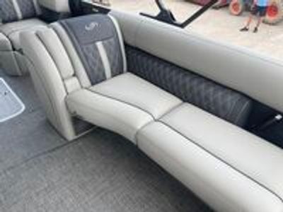 2025 Barletta Lusso L25M — photo 10 view