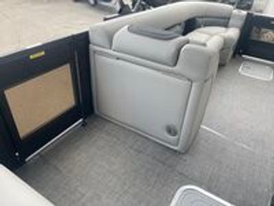 2025 Barletta Lusso L25M — photo 15 view