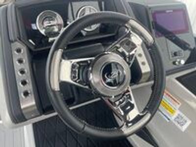 2025 Barletta Lusso L25M — photo 22 view