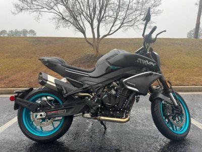 2026 CFMOTO 800NK — front three-quarter view