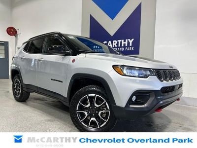 2025 Jeep Compass MPJH74 — front three-quarter view
