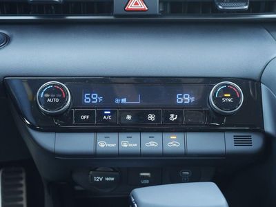 2026 Hyundai Elantra — photo 40 view