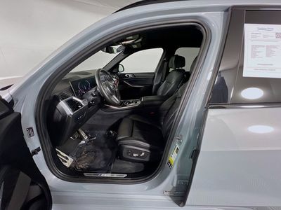 2024 BMW X5 — photo 10 view