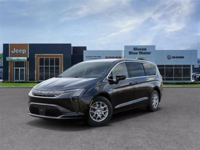2027 Chrysler Pacifica PACIFICA SELECT in Diamond Black Crystal Pearl-Coat Exterior Paint — front three-quarter view