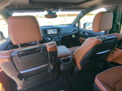 2026 Chrysler Pacifica - Photo 18