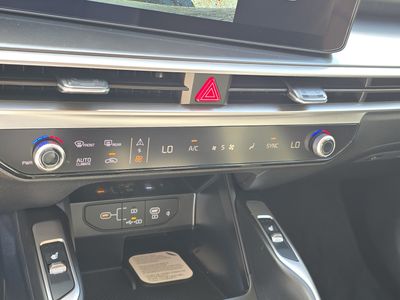 2026 Kia Sorento — photo 24 view