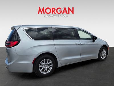2024 Chrysler Pacifica - Photo 3