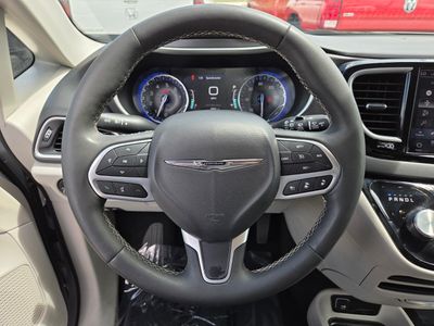 2024 Chrysler Pacifica - Photo 28