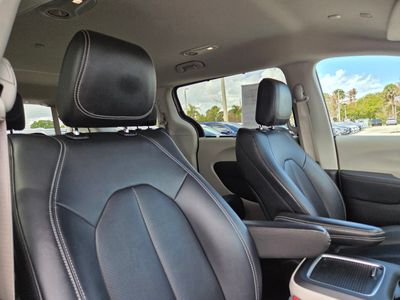 2024 Chrysler Pacifica - Photo 11