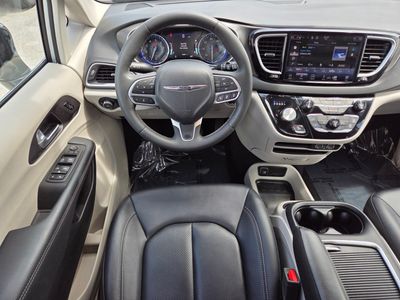 2024 Chrysler Pacifica - Photo 22