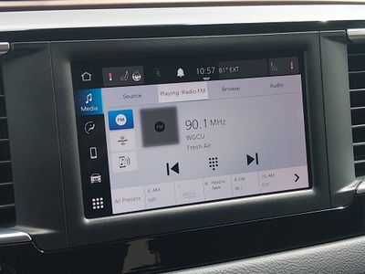 2023 Chrysler Voyager - Photo 17